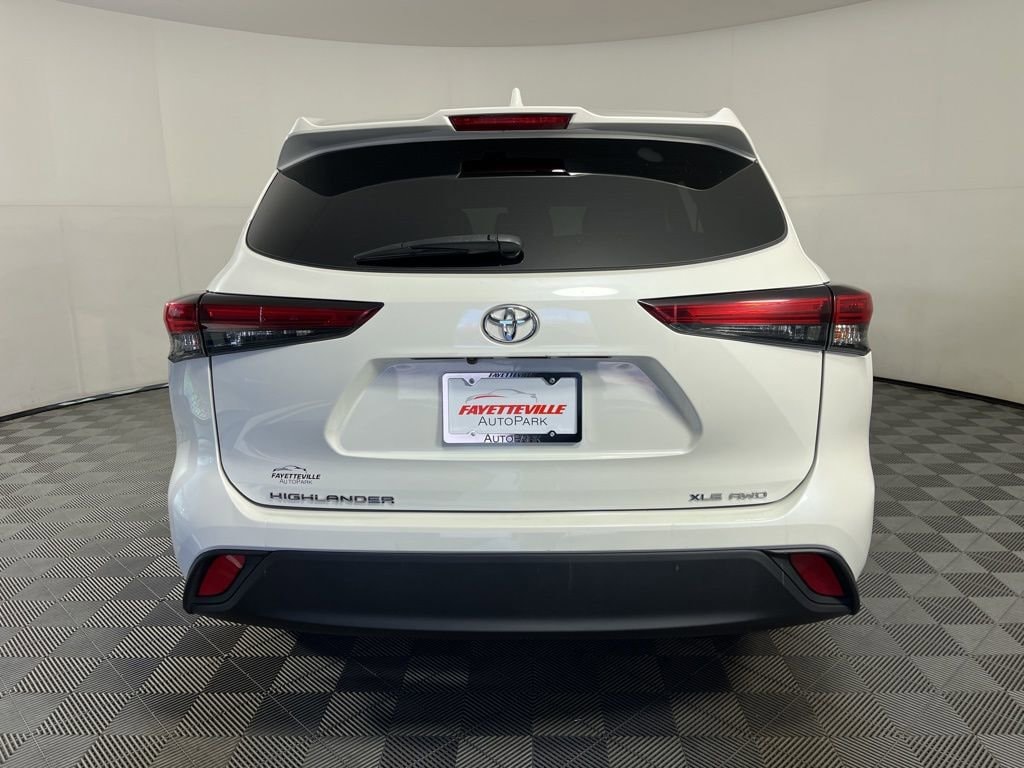 Used 2021 Toyota Highlander XLE SUV