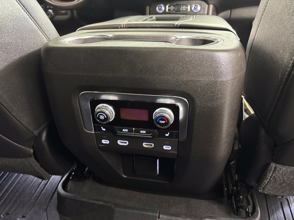 2021 GMC Yukon XL AT4 - Photo 9