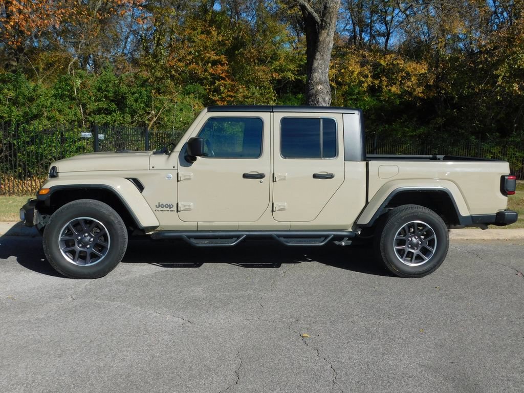 2022 Jeep Gladiator Overland photo 2
