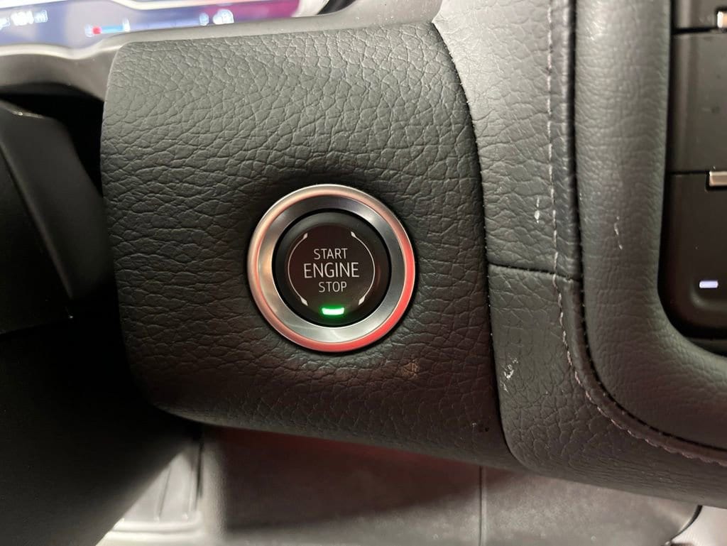 2024 GMC Yukon Denali - Photo 37