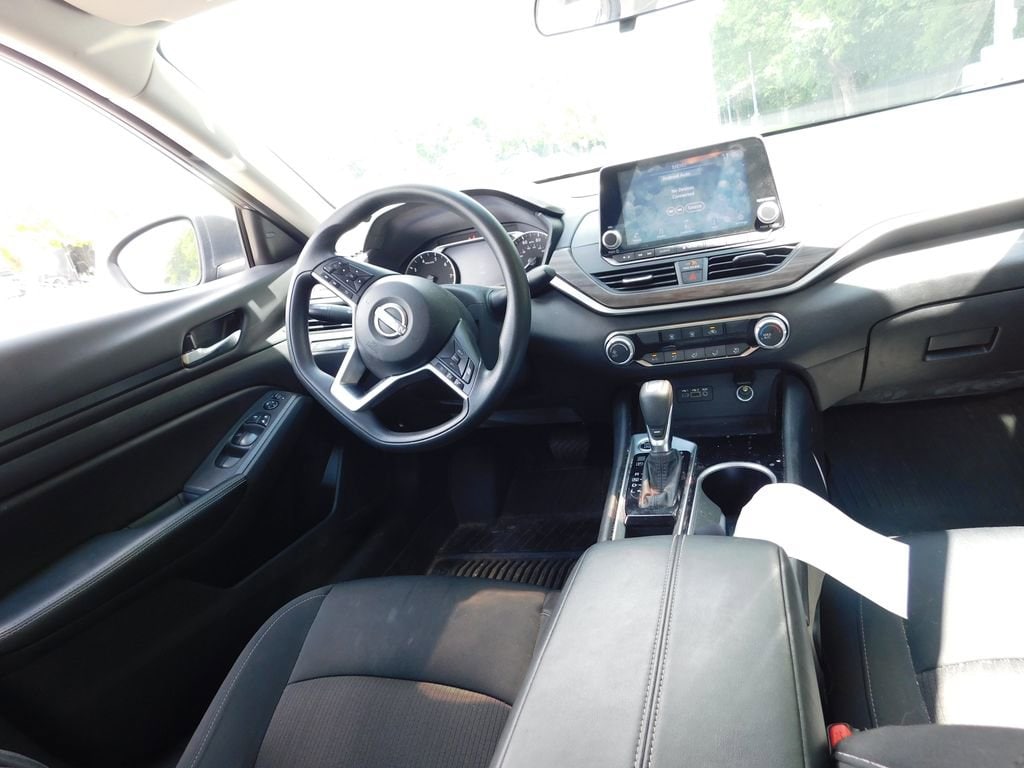 Used 2024 Nissan Altima SV FWD Sedan