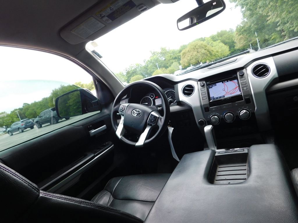 2016 Toyota Tundra SR5 photo 3