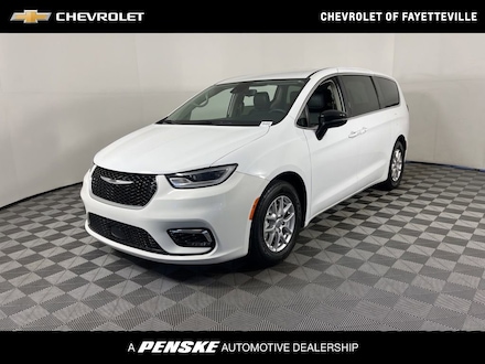 2024 Chrysler Pacifica Touring L Van Passenger Van