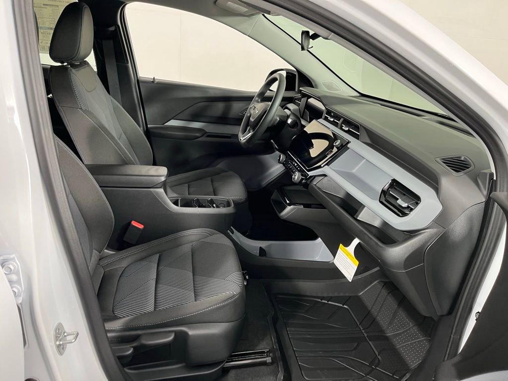 2027 Chevrolet Bolt LT - Photo 8