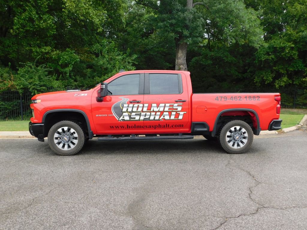2024 Chevrolet Silverado 2500HD Custom photo 2
