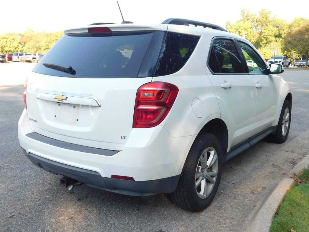 2017 Chevrolet Equinox LT photo 4