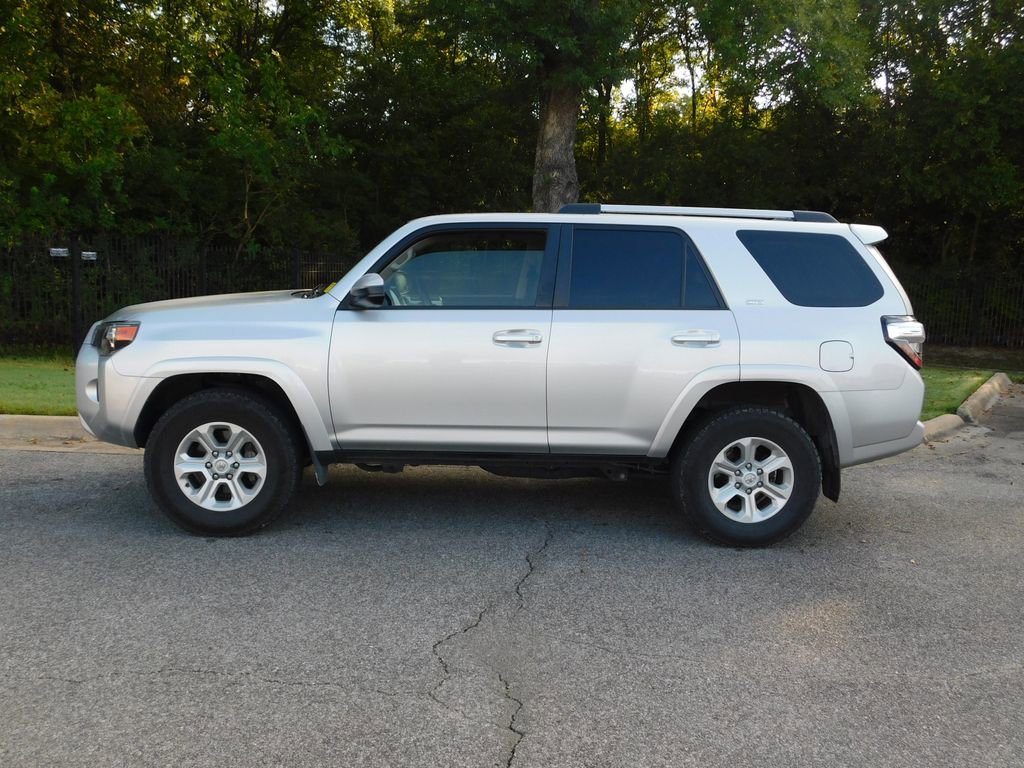 2023 Toyota 4Runner SR5 photo 2