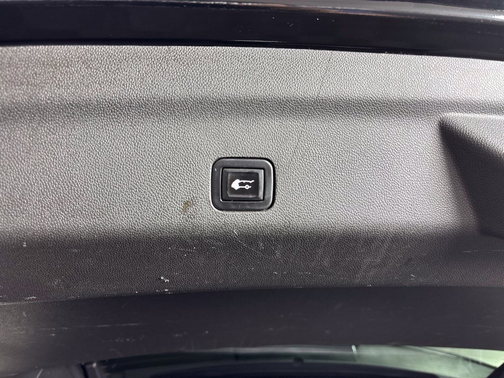 2021 GMC Yukon XL AT4 - Photo 13