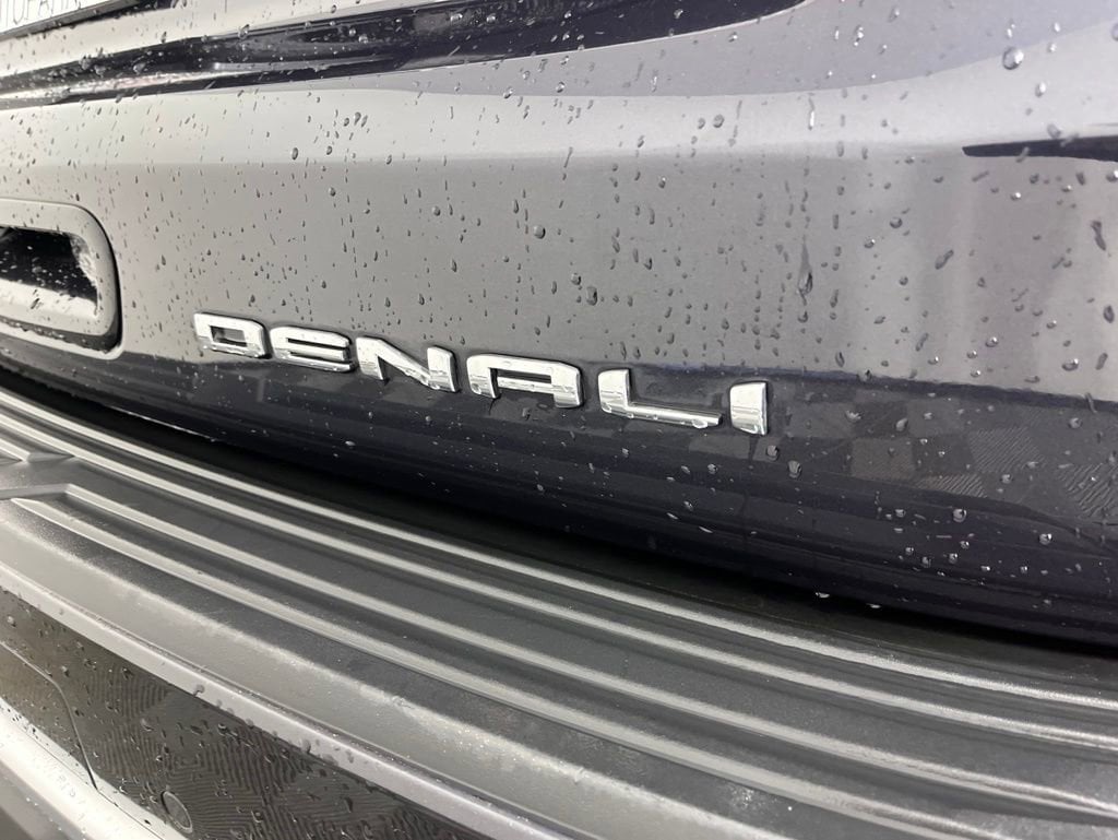 2024 GMC Yukon Denali - Photo 4