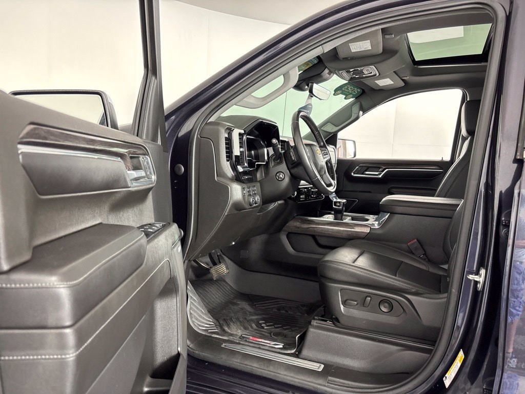 2023 Chevrolet Silverado 1500 LTZ - Photo 28
