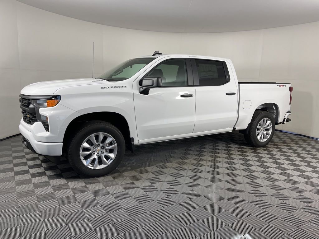 2026 Chevrolet Silverado 1500 Custom photo 2