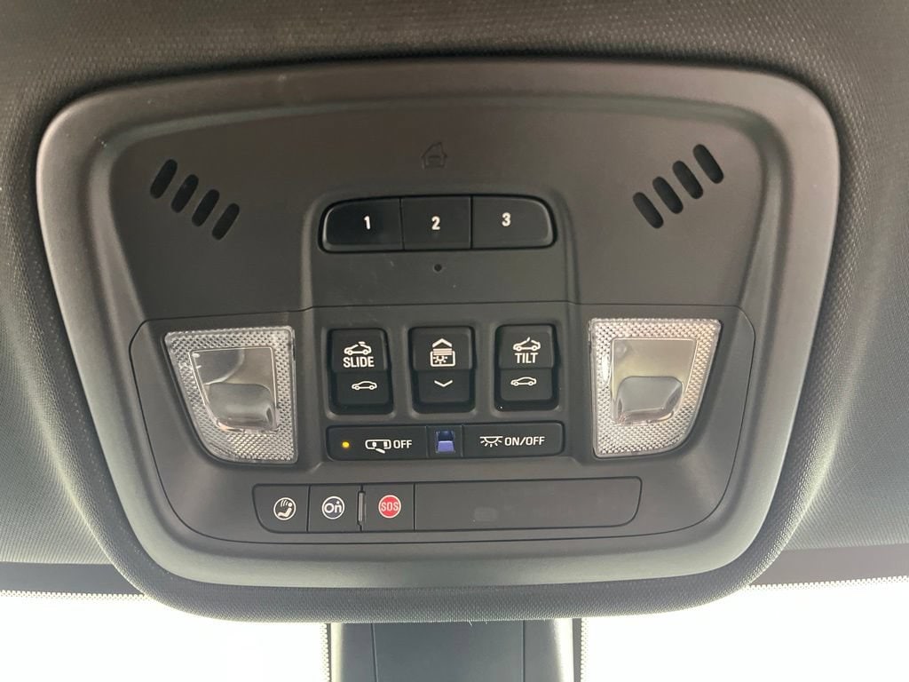 2022 Chevrolet Traverse Premier - Photo 32