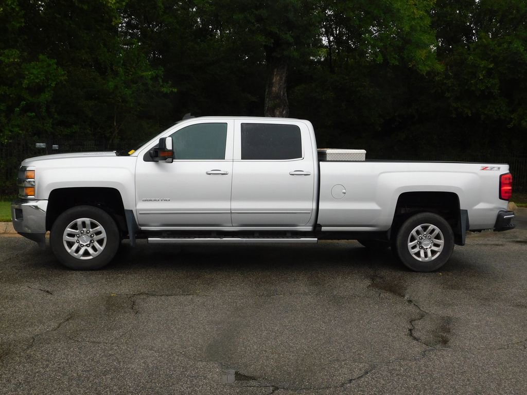 2016 Chevrolet Silverado 3500HD LTZ photo 2