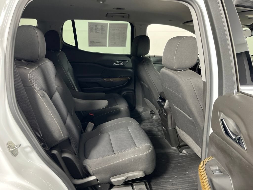 2022 GMC Acadia SLE - Photo 8