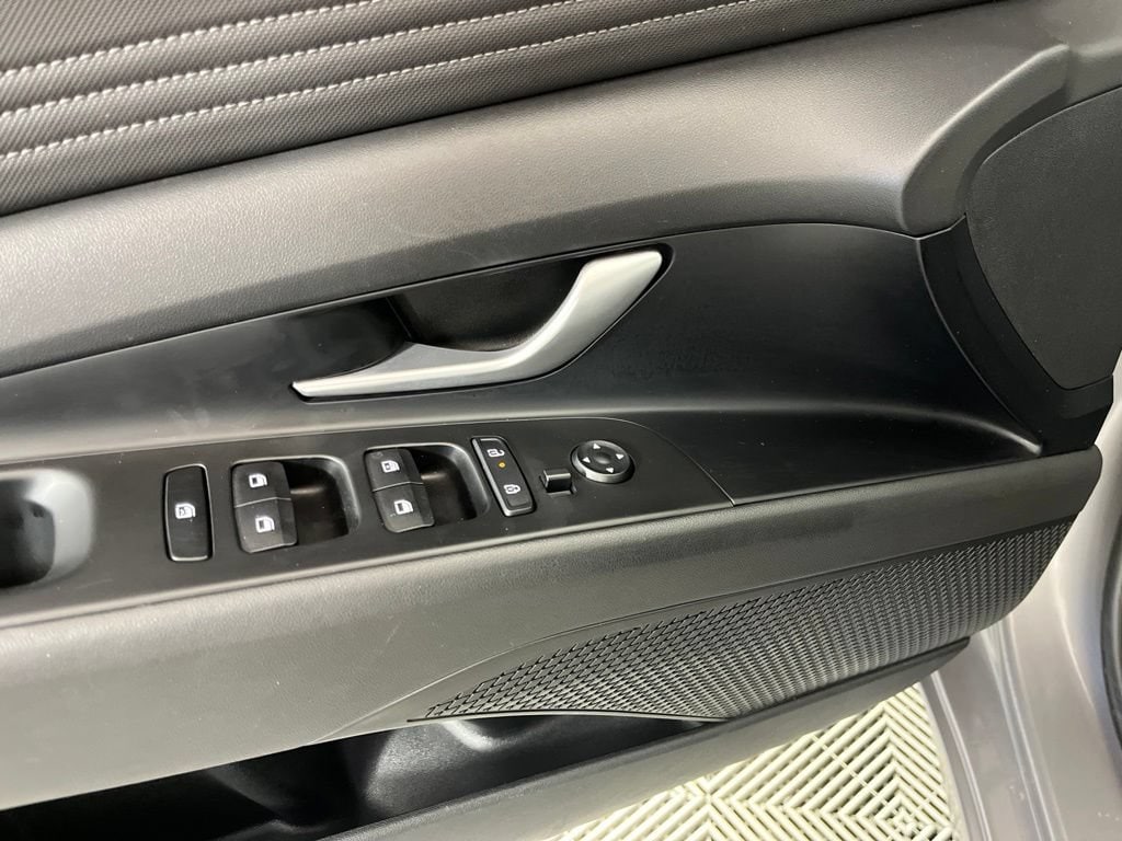 2025 Hyundai Elantra SEL - Photo 25