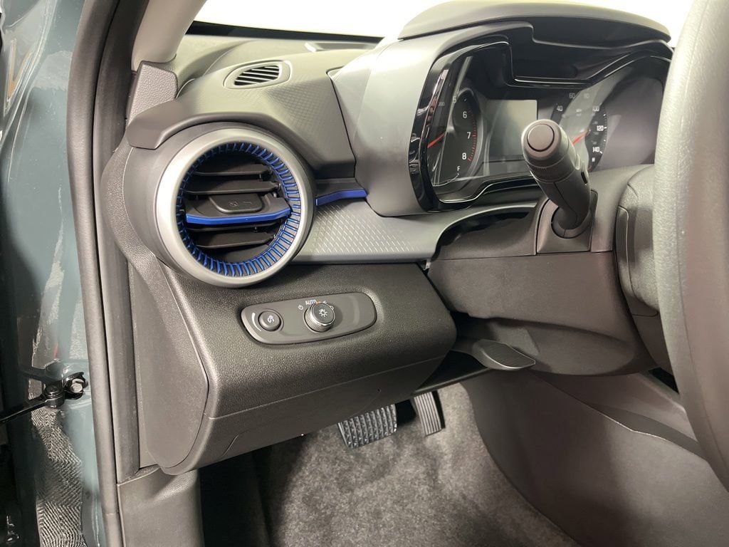 2025 Chevrolet Trax LS - Photo 23