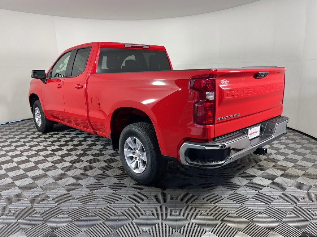 2026 Chevrolet Silverado 1500 LT photo 3