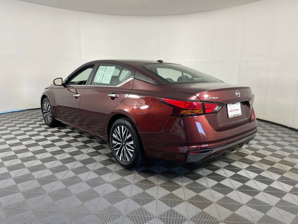 Used 2025 Nissan Altima SV Sedan