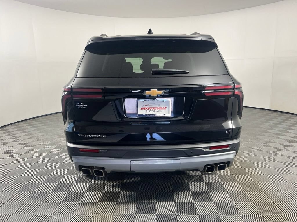 Used 2024 Chevrolet Traverse LT SUV