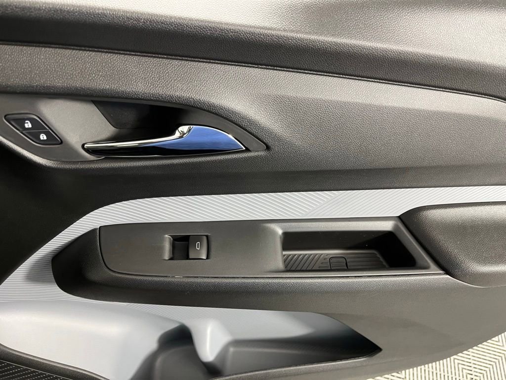 2027 Chevrolet Bolt LT - Photo 11