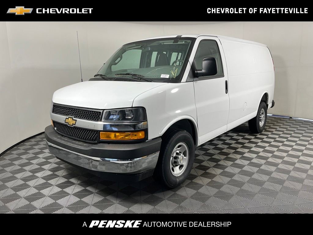 2026 Chevrolet Express 2500 Work Van HD's photo