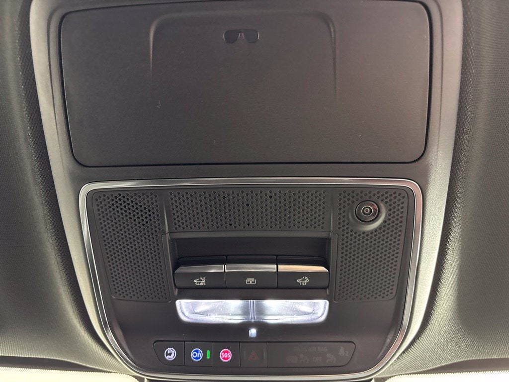 2027 Chevrolet Traverse RS - Photo 20