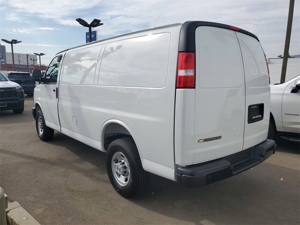 2025 Chevrolet Express Cargo 3500 Van photo 2