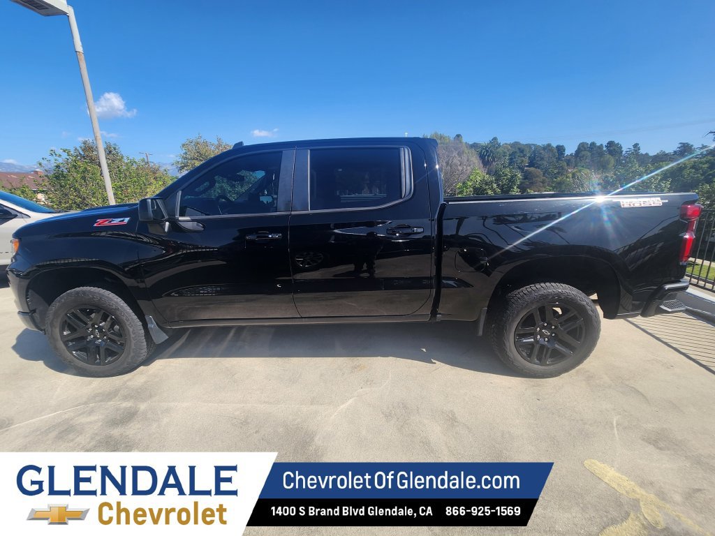 2023 Chevrolet Silverado 1500 photo 3