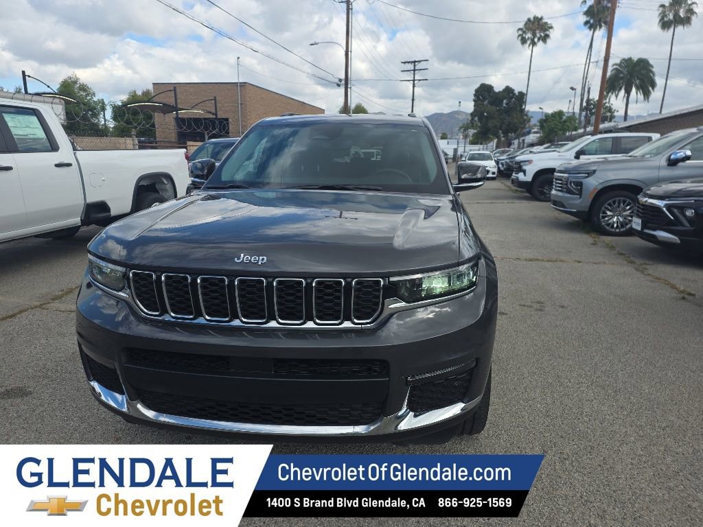 2023 Jeep Grand Cherokee L Limited 4x4 photo 2