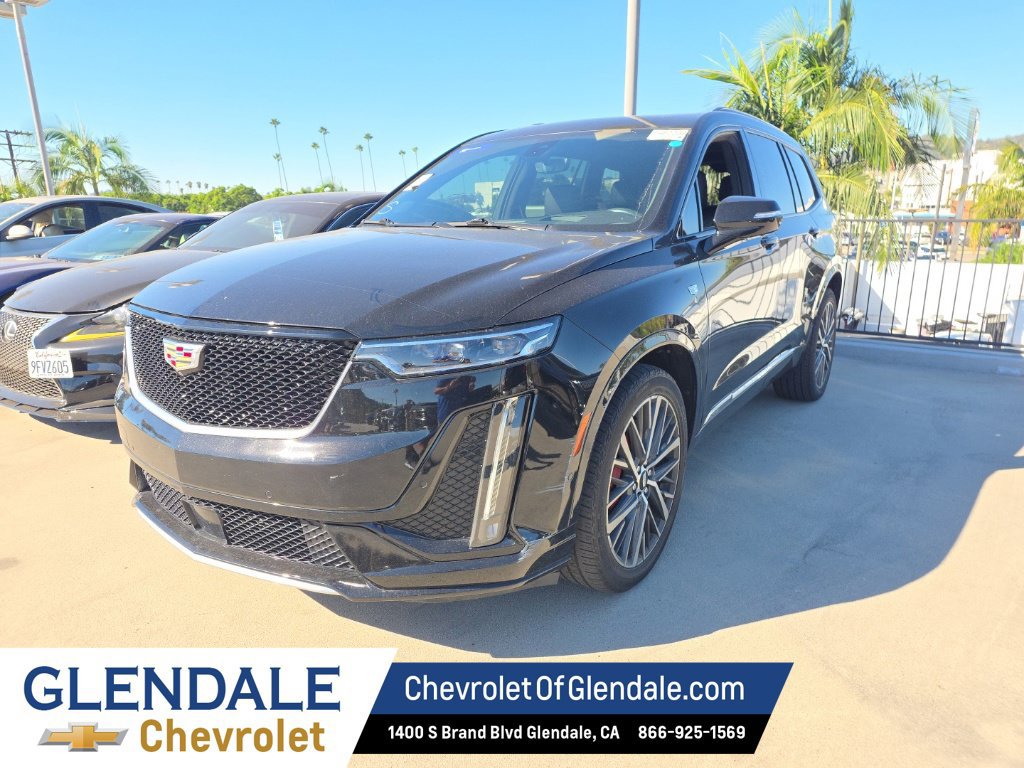2023 Cadillac XT6 photo 2