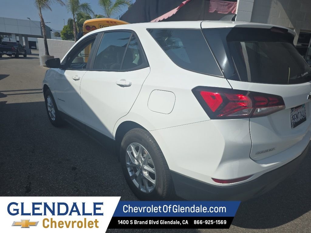 2022 Chevrolet Equinox LS photo 3