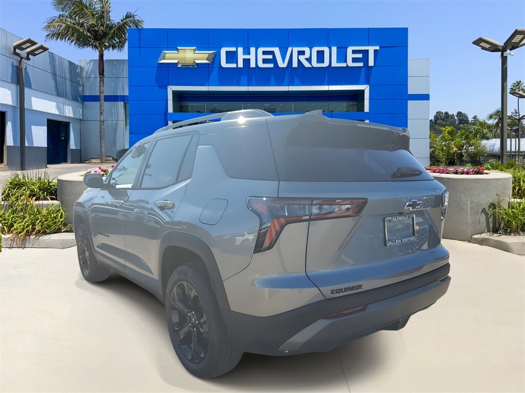 2026 Chevrolet Equinox LT photo 2