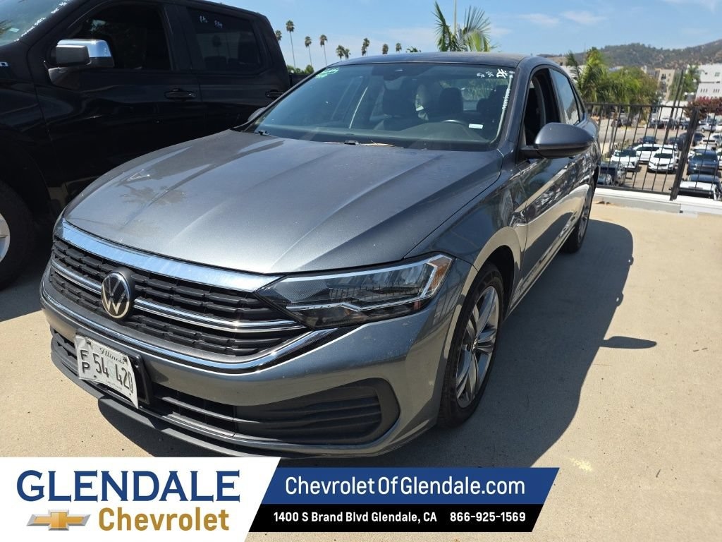 Used 2024 Volkswagen Jetta SE