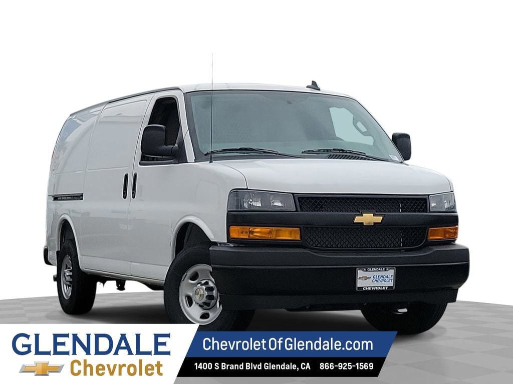 2026 Chevrolet Express 2500 Work Van HD's photo
