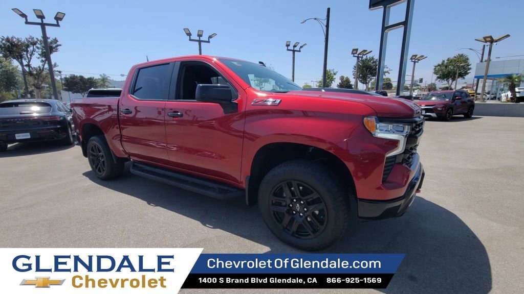 2025 Chevrolet Silverado 1500 LT Trail Boss - Photo 2