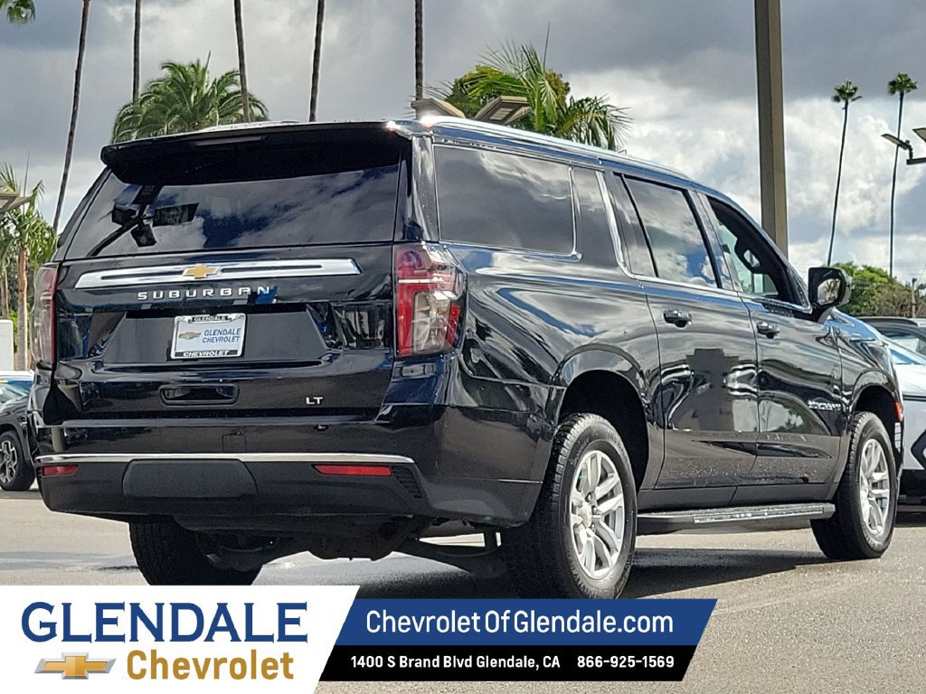 2024 Chevrolet Suburban photo 3