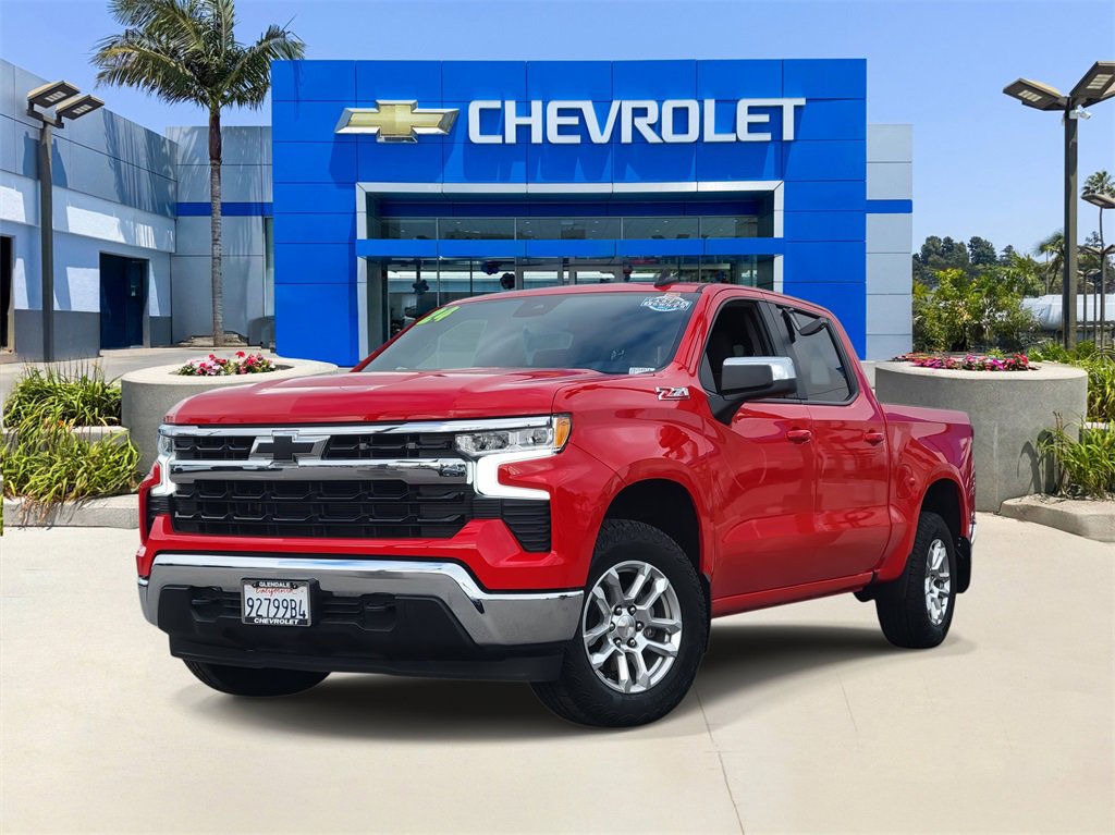 2024 Chevrolet Silverado 1500 LT photo 2