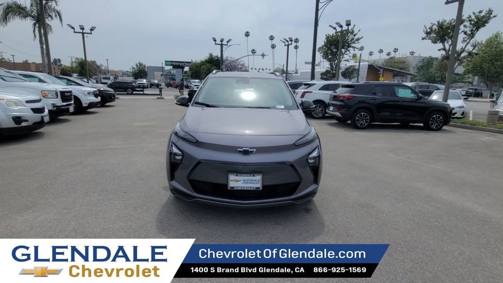 2023 Chevrolet Bolt EUV LT photo 2