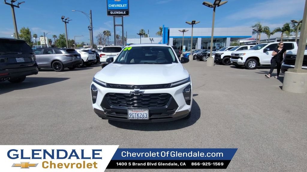 2024 Chevrolet Trax Activ photo 2