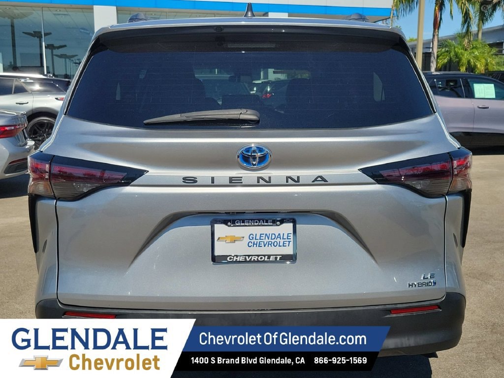 2023 Toyota Sienna photo 4