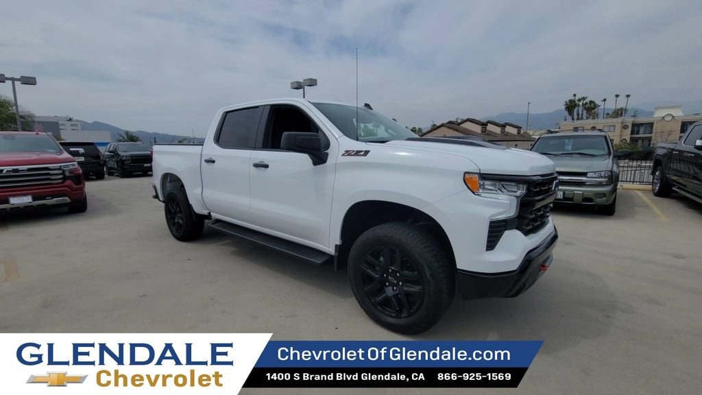 2025 Chevrolet Silverado 1500 LT Trail Boss photo 2