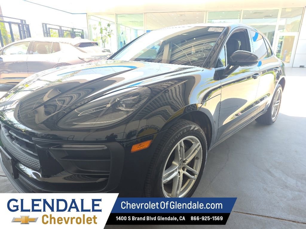2024 Porsche Macan T's photo