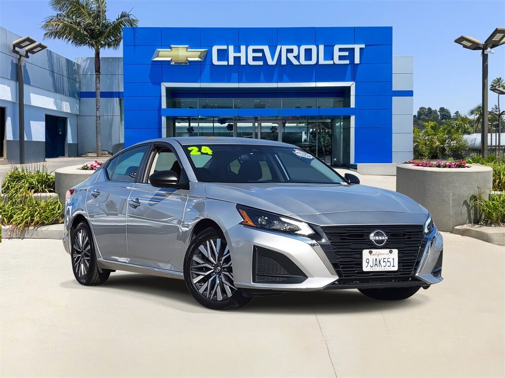 Used 2024 Nissan Altima 2.5 SV