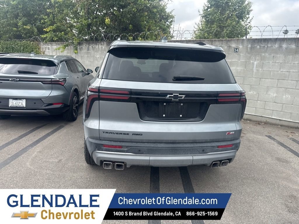 2025 Chevrolet Traverse Z71 photo 4