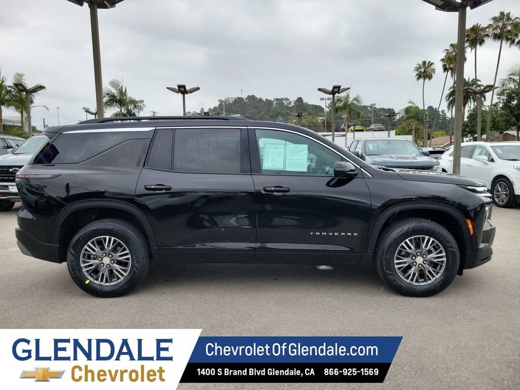 2024 Chevrolet Traverse 2LT - Photo 11