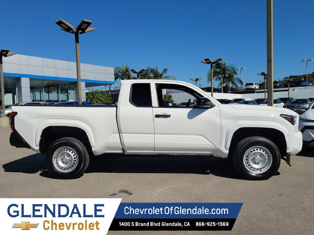 2024 Toyota Tacoma photo 2