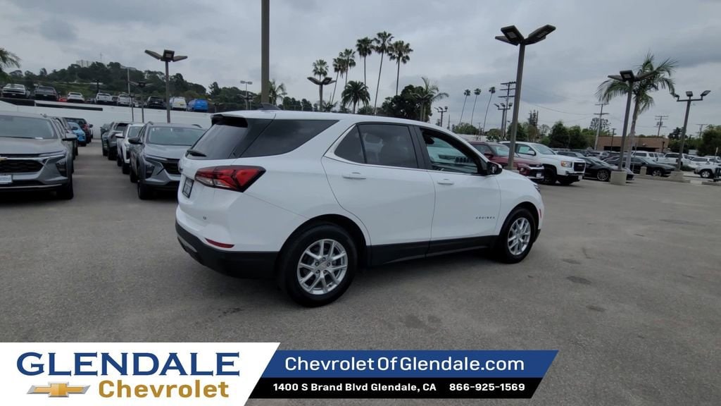 2023 Chevrolet Equinox LT photo 3