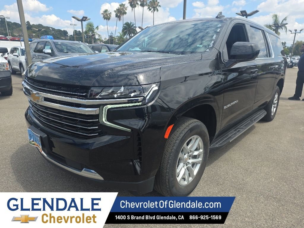 2024 Chevrolet Suburban 4WD 1500 LT's photo