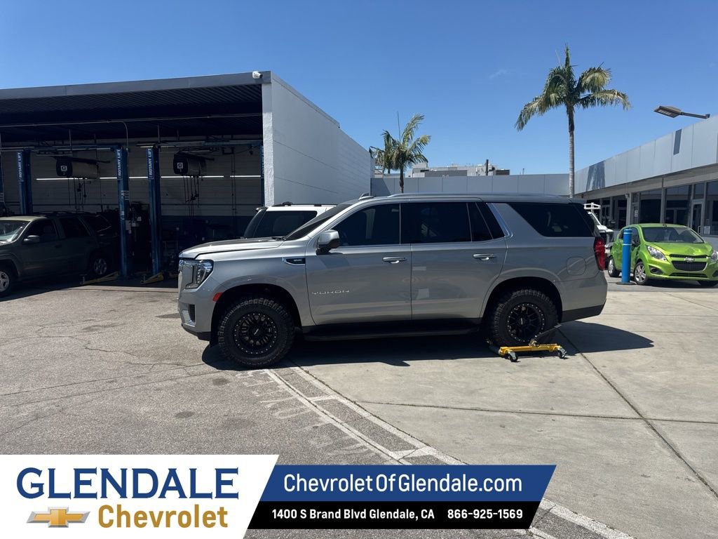 2024 GMC Yukon SLE photo 2