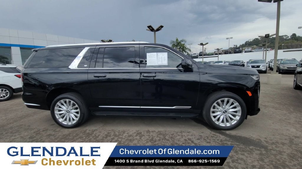 2024 Cadillac Escalade ESV photo 2